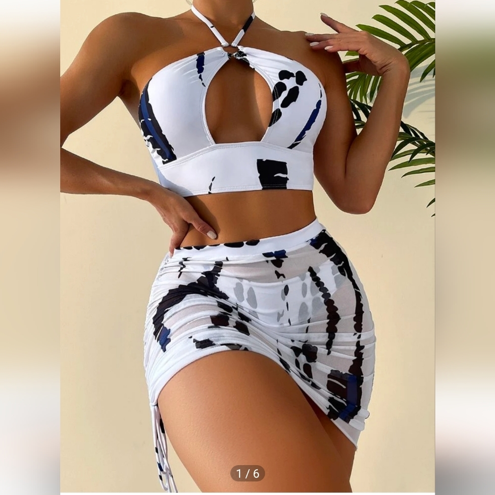 Bikini & sarong set
